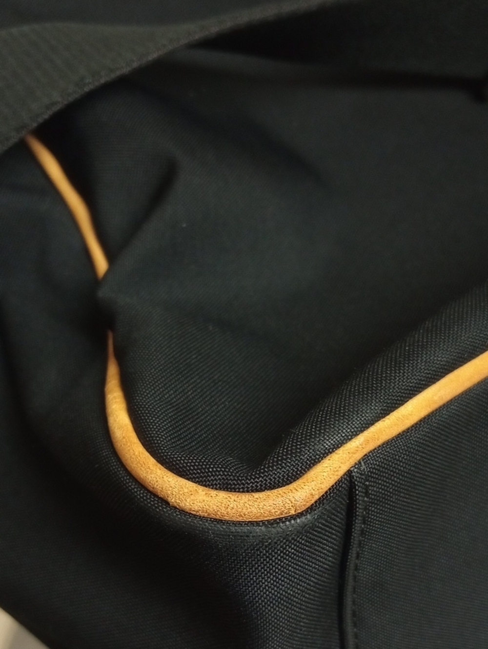 COACH "HUDSON" MESSENGER LAPTOP BUSINESS TRAVEL BLACK BAG WITH TAN LEATHER TRIM - Picture 15 of 16